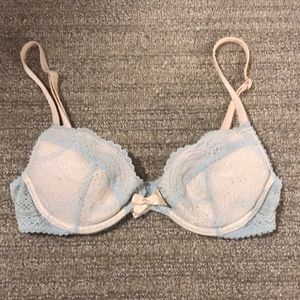 Victoria secret cream and blue lace t shirt bra.